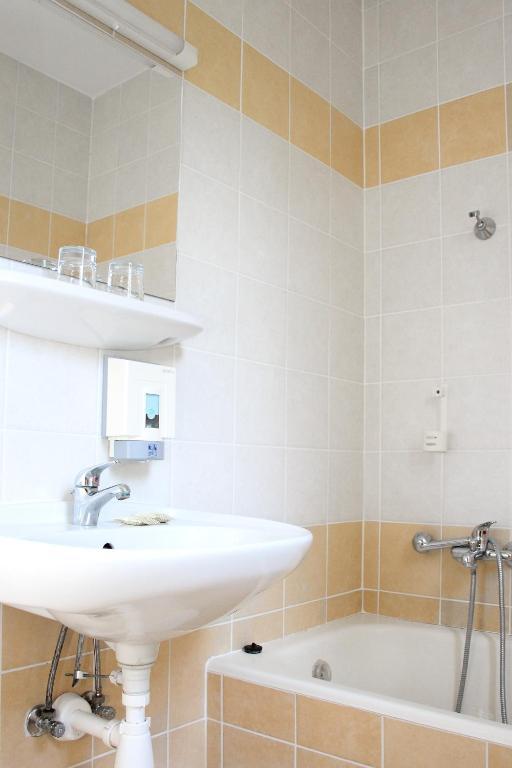 Hotel Korona Harkany Phòng bức ảnh